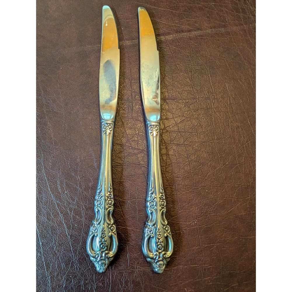 Oneida Renoir-Pembrooke Stainless Steel Dinner Knives Set of 2 Ornate Scrollwork